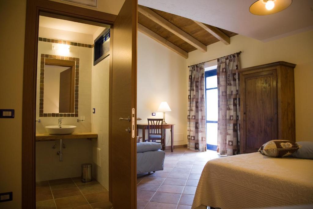 Agriturismo Bio-Ecologico Sant'Isidoro Roccaforte Mondovi Номер фото